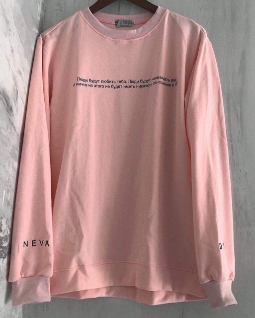 ÁO THU ĐÔNG IN CHỮ TAY PHỒNG-dáng unisex chất da cá màu hồng-trắng | BigBuy360 - bigbuy360.vn