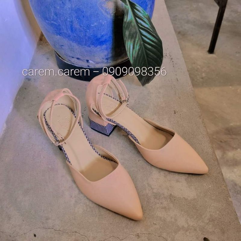 Giày mũi nhọn quai hậu đế caro size 35 - Xả kho