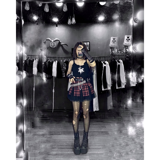 - Chân Váy Thiết Kế Caro Đỏ