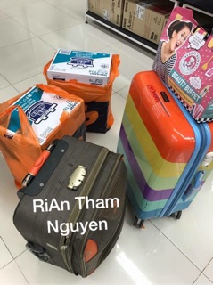 Nồi cơm điện Sharp 1L8 Thái lan