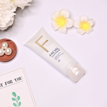 Sữa rữa mặt chứa thành phần silk protein dưỡng ẩm và làm sạch da Nhật Bản 727cosmetics Facial Clean Cream 100g