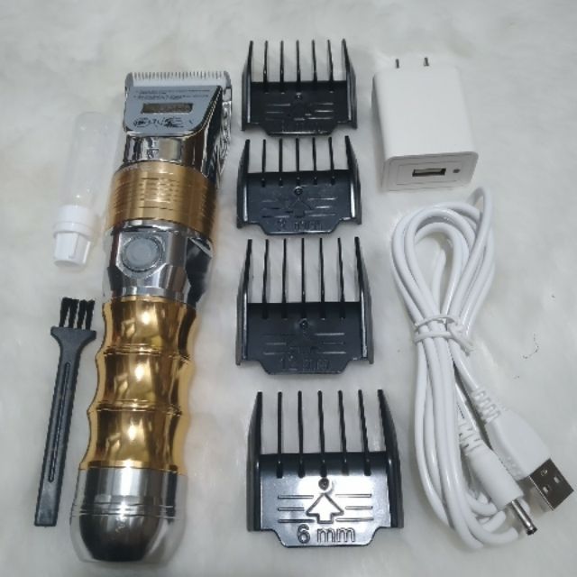 TÔNG CẮT TÓC B60 . Đặc điểm là cắt sắc bén, máy khỏe và đầm, Dung tích pin lớn cắt 10 tiếng liên tục không hết pin.