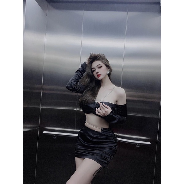 Set áo trễ vai kết đá + Chân váy rút dây