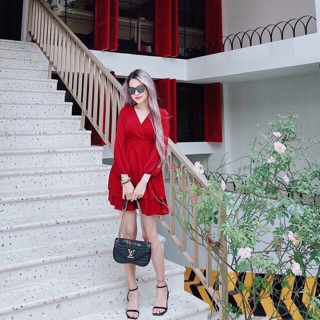 JUMPSUIT TẦNG ĐỎ CỔ V