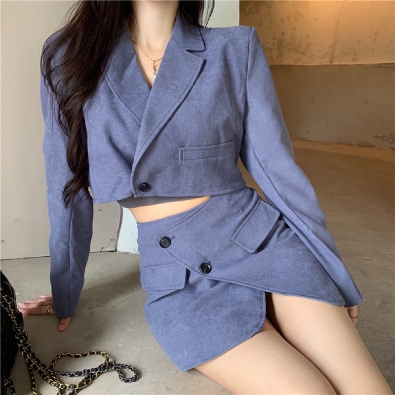 Set blazer da lộn croptop và chân váy chữ a