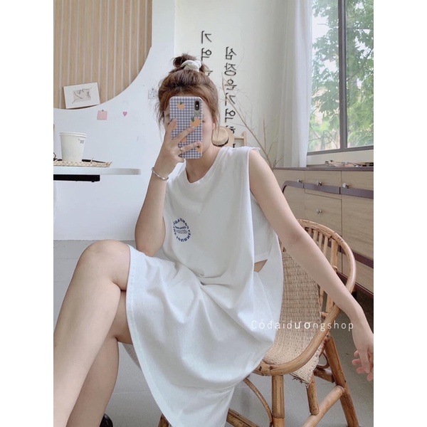 Váy tanktop về hai màu xanh và trắng