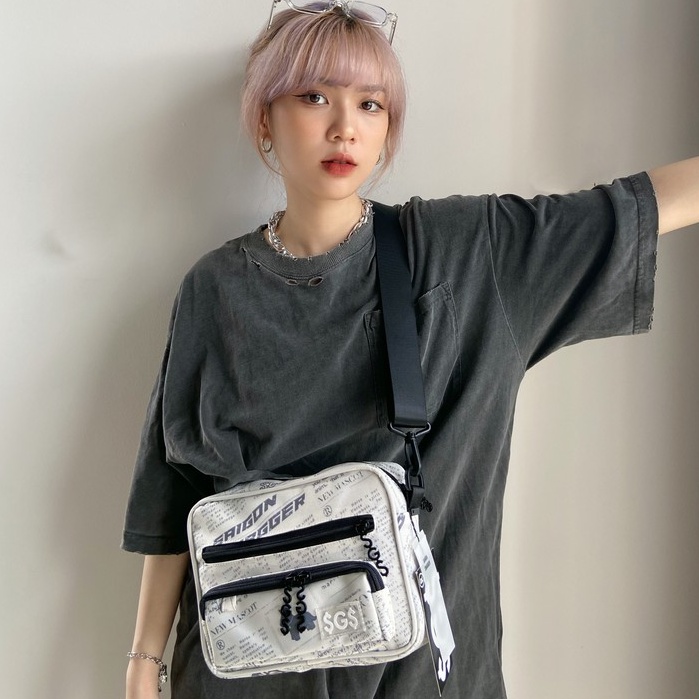 Túi Đeo Chéo Nam Nữ Ngang In Họa Tiết Báo SAIGON SWAGGER® SGS Journal Cross Body Bag