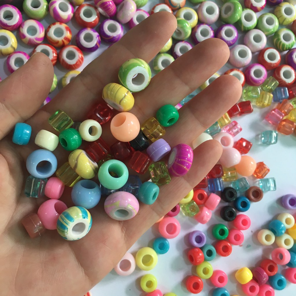 Hạt nhựa lỗ to nhiều màu tập xỏ hạt cho bé (chọn loại)