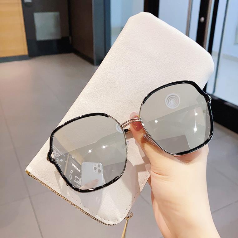 Kính mắt nữ thời trang đi biển sành điệu D140