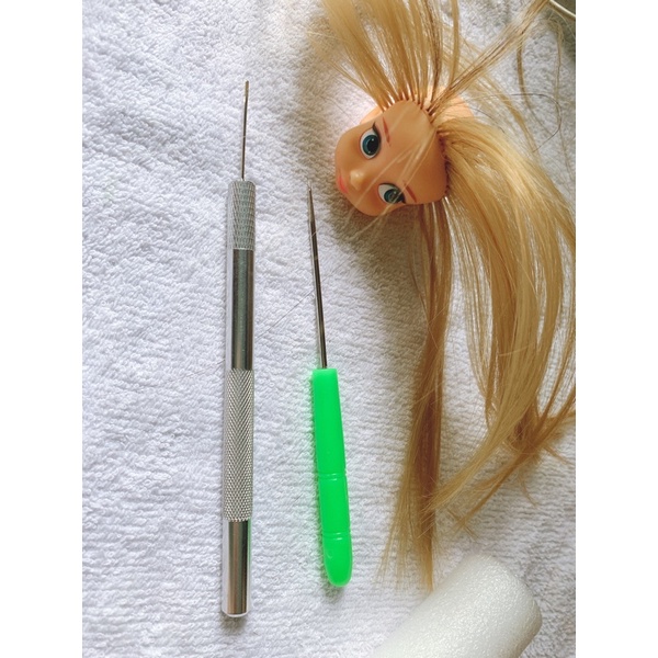 Dụng cụ may tóc búp bê