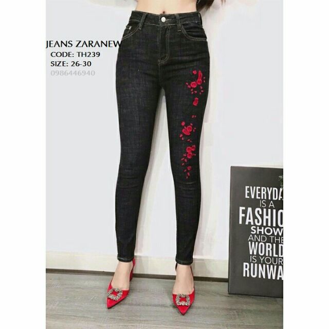 Jeans thêu hoa