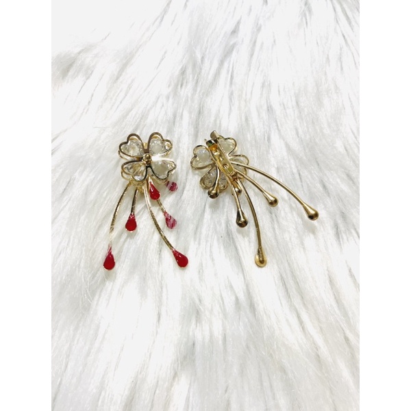 Cài áo xinh. Có 3 kiểu