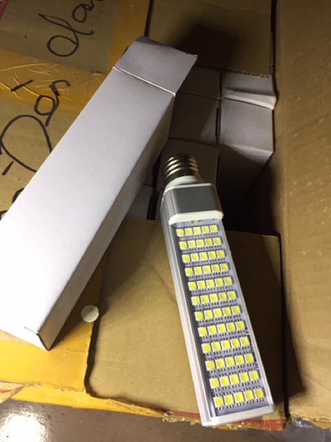 Đèn Led kẹp bàn đa năng dễ thay thế uốn dẻo