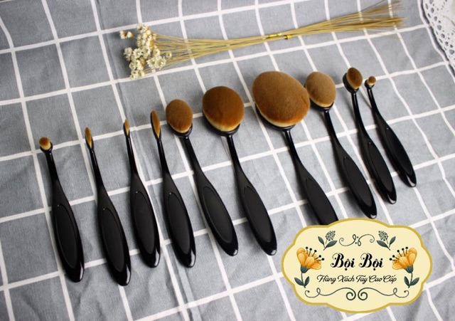 Cọ Thần Thánh MAGIQUE PROFESSIONAL OVAL MAKEUP BRUSH