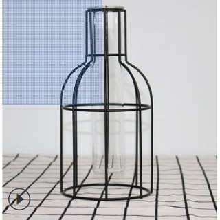 Trang trí giỏ sắt kèm lọ thủy tinh ống nghiệm