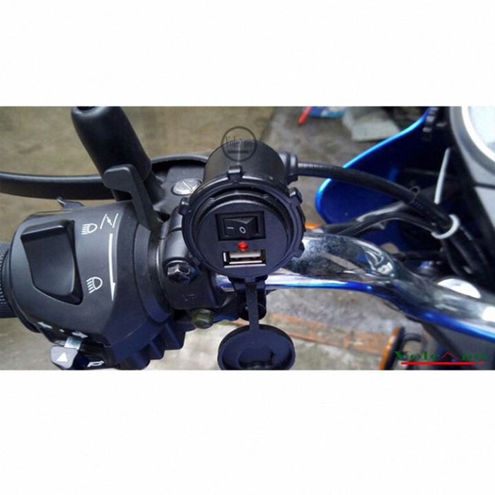 Sạc Điện Thoại Gắn Xe Máy 2.1A