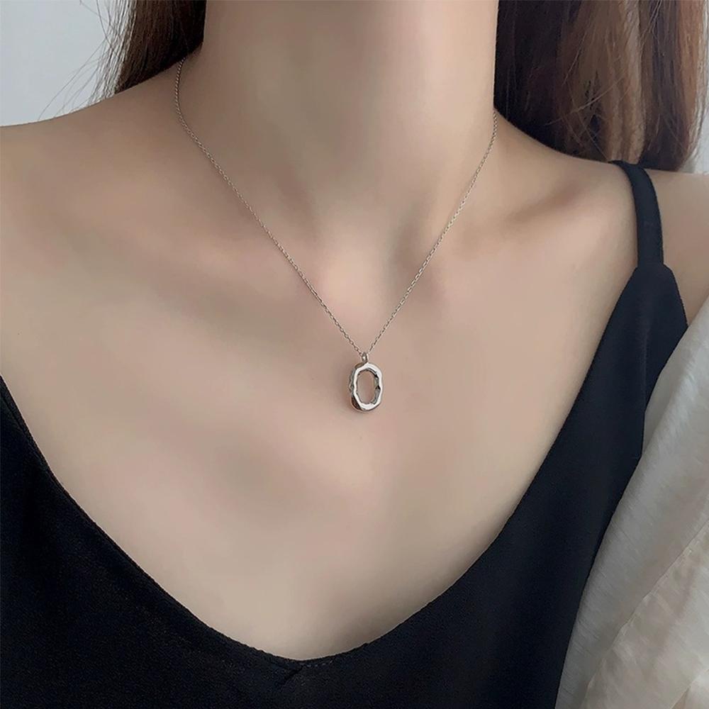 Vòng cổ Mặt Hình Chữ RALPH Đơn Giản Cho Nữ