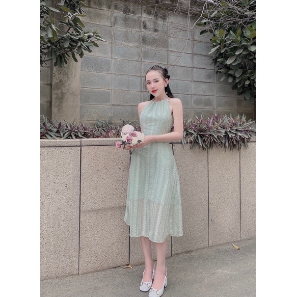 Đầm cổ yếm hở nơ lưng