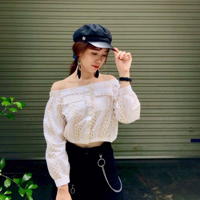 Croptop bẹt vai tay phồng chấm bi _ 50k