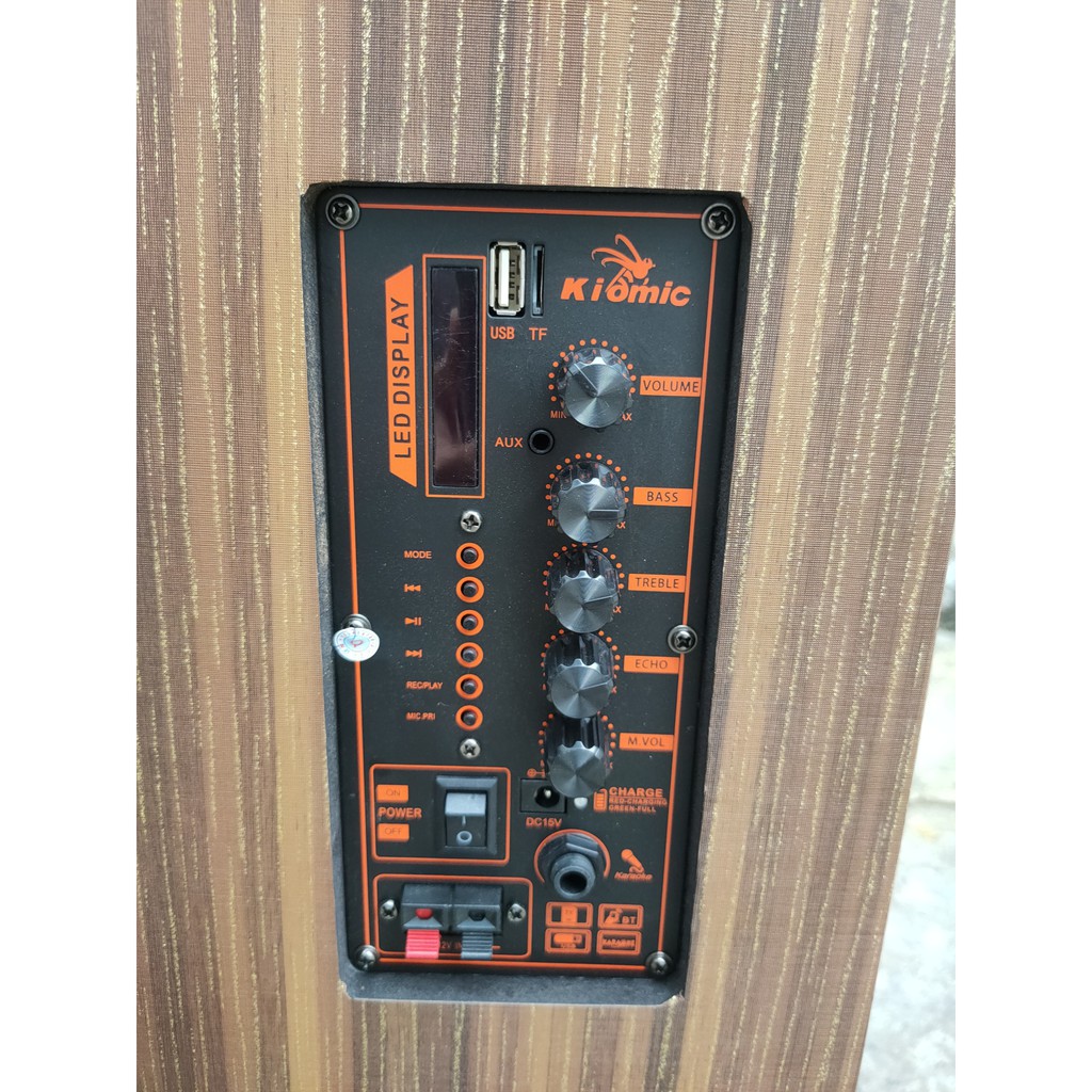 Loa kéo k89 kiomic kèm 2 micro không dây UhF
