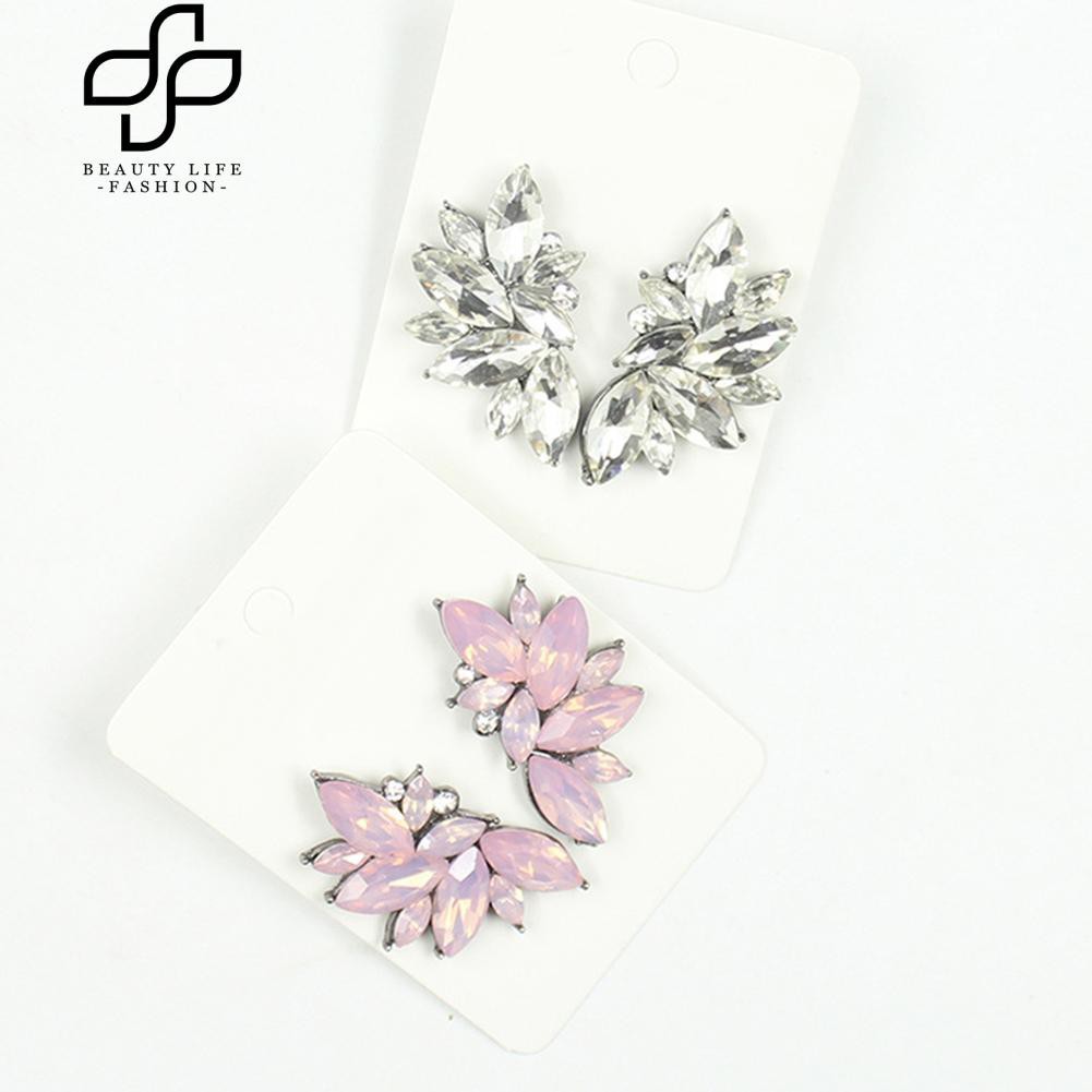 Hoa tai đính đá sang trọng dành cho nữ