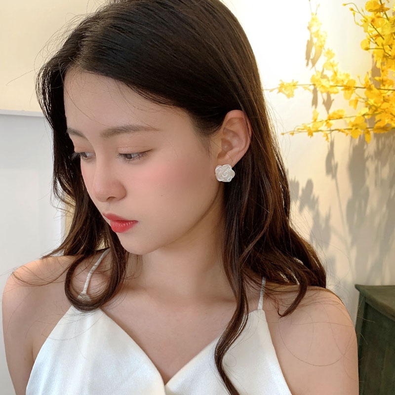 Khuyên Tai Hình Hoa Phong Cách Retro