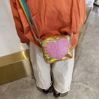Túi trái tim kim tuyến