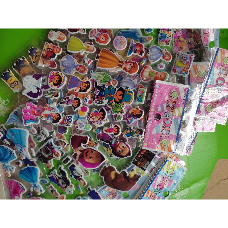 Dán stjck hoạt hình cho bé