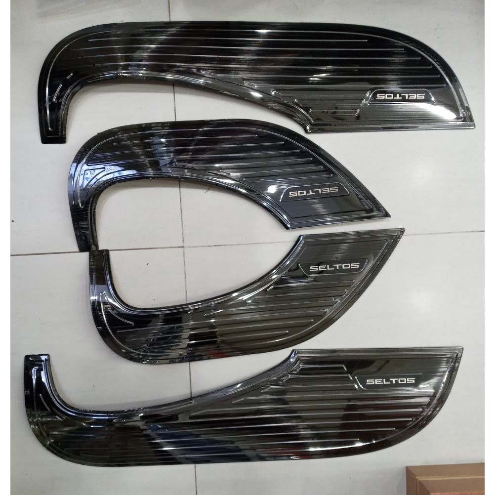 Ốp chống xước tapi cánh cửa Kia Seltos 2020 2021