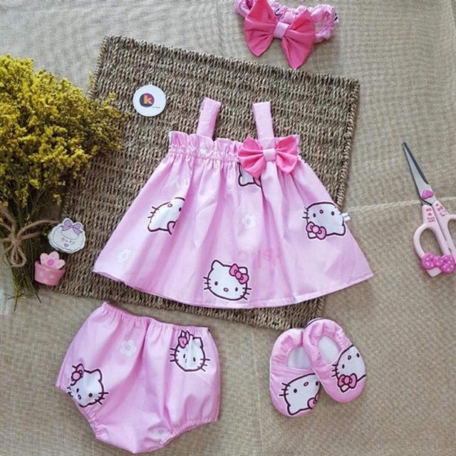 Váy hello kitty 4 chi tiết