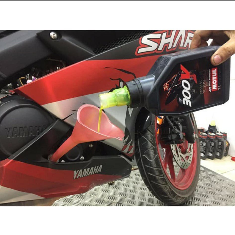 Dầu nhớt Motul 300V nhập khẩu  Pháp tem 3 lớp châu Âu | dầu nhớt FL Road racing 10W40 dung tích 1L