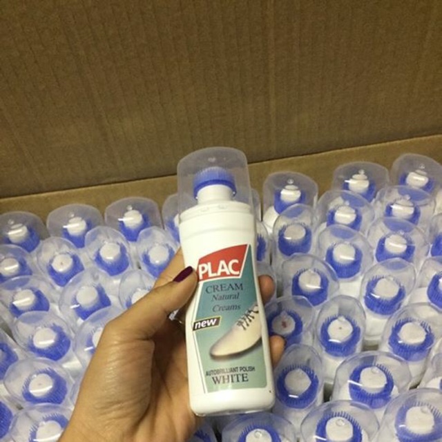 Xịt trắng giày