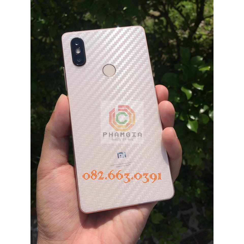 Miếng skin carbon mặt lưng Xiaomi Mi 8SE