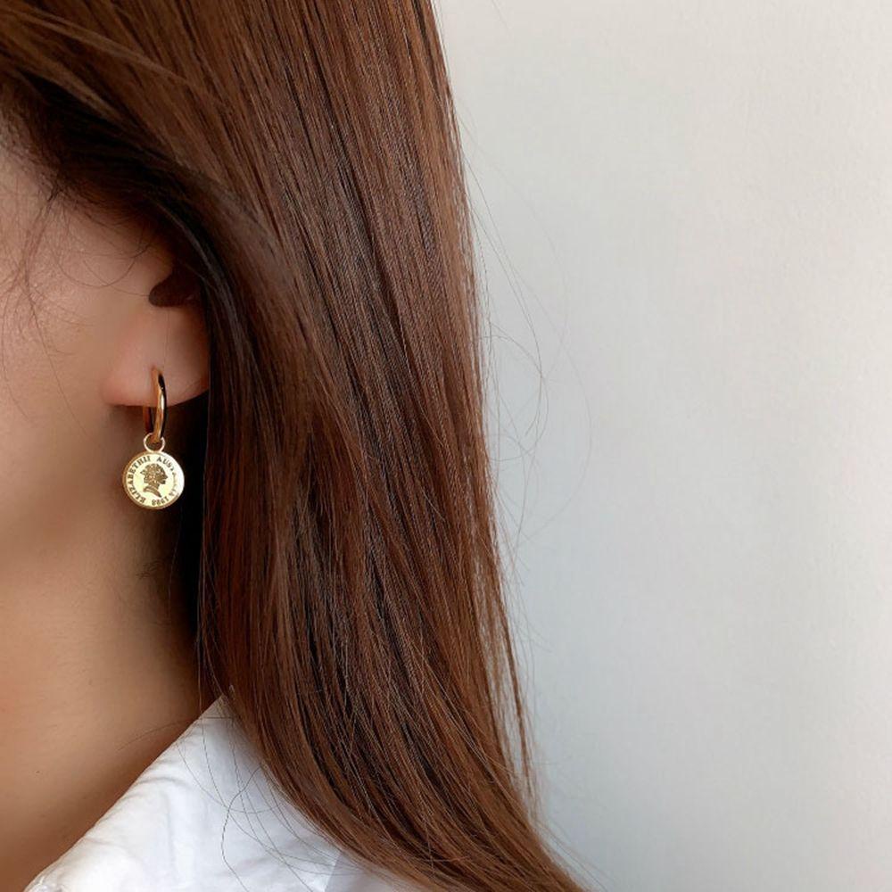 Bông Tai Bằng Thép Titan Hình Vuông / Tròn Họa Tiết Hoa Hồng Đơn Giản Phong Cách Hàn Quốc Cho Nữ