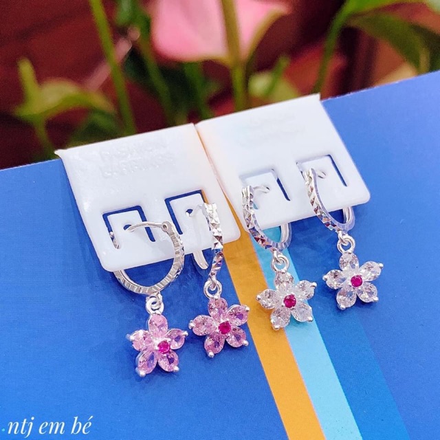 BÔNG TAI KHOEN TRÒN MẶT HOA ĐÁ CHO BÉ YÊU - TRANG SỨC BẠC