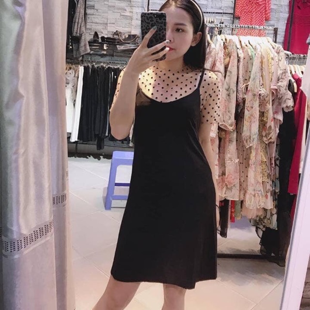 Set váy yếm kèm áo chấm bi