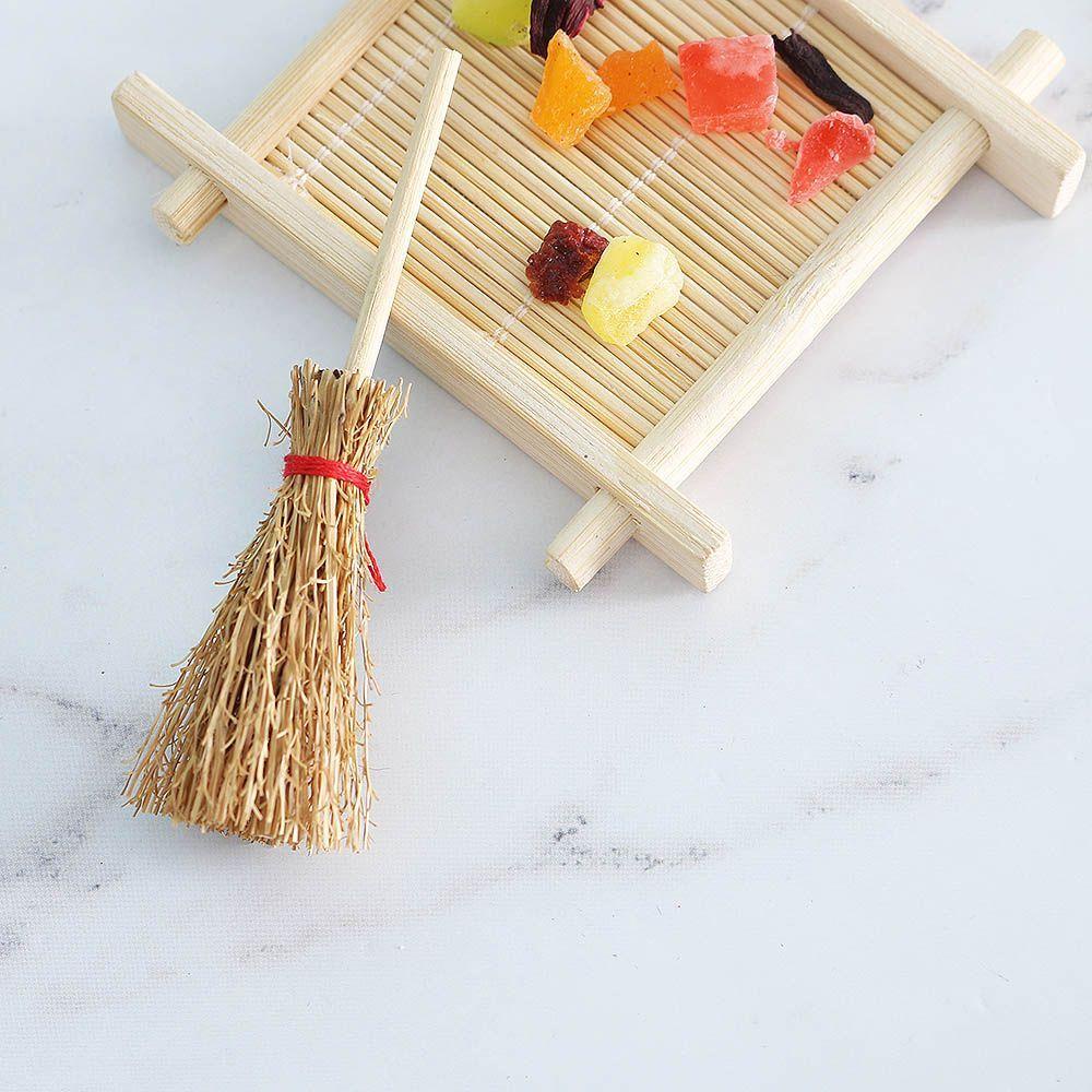 Chổi Và Đồ Chơi Mini Dùng Hóa Trang Cho Nhà Búp Bê Dịp Halloween