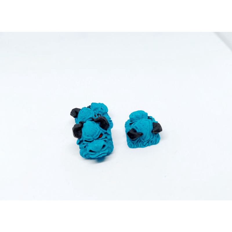 Keycap Bò clone tone dương đen trang trí bàn phím cơ gaming.