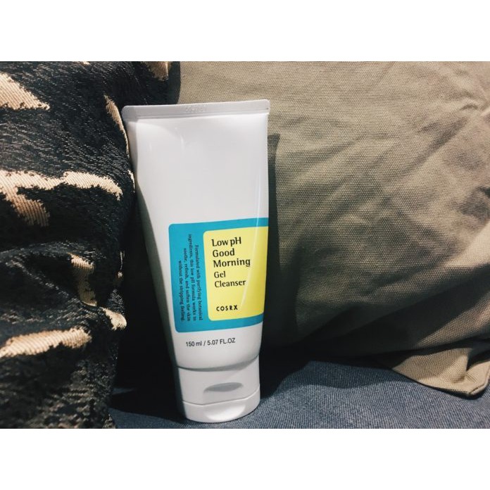 Sữa rửa mặt dịu nhẹ Cosrx Low Ph Good Morning Gel Cleanser 150ml