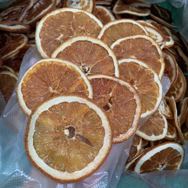Cam vàng sấy khô cắt lát