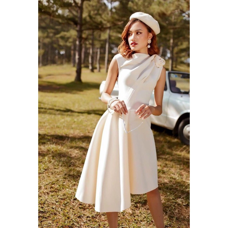 ĐẦM XOÈ XÉO VAI TÙNG XÉO ĐÍNH HOA HỒNG