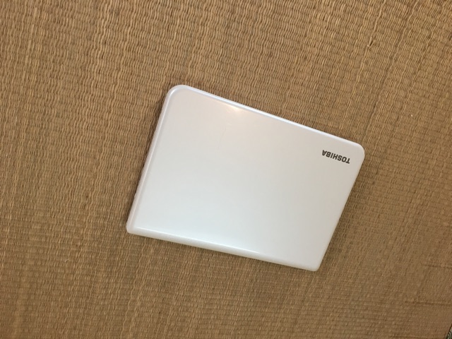Laptop UFO Toshiba L40 i3 trắng đẹp tinh khôi thời trang văn phòng sang trọng đẳng cấp | BigBuy360 - bigbuy360.vn
