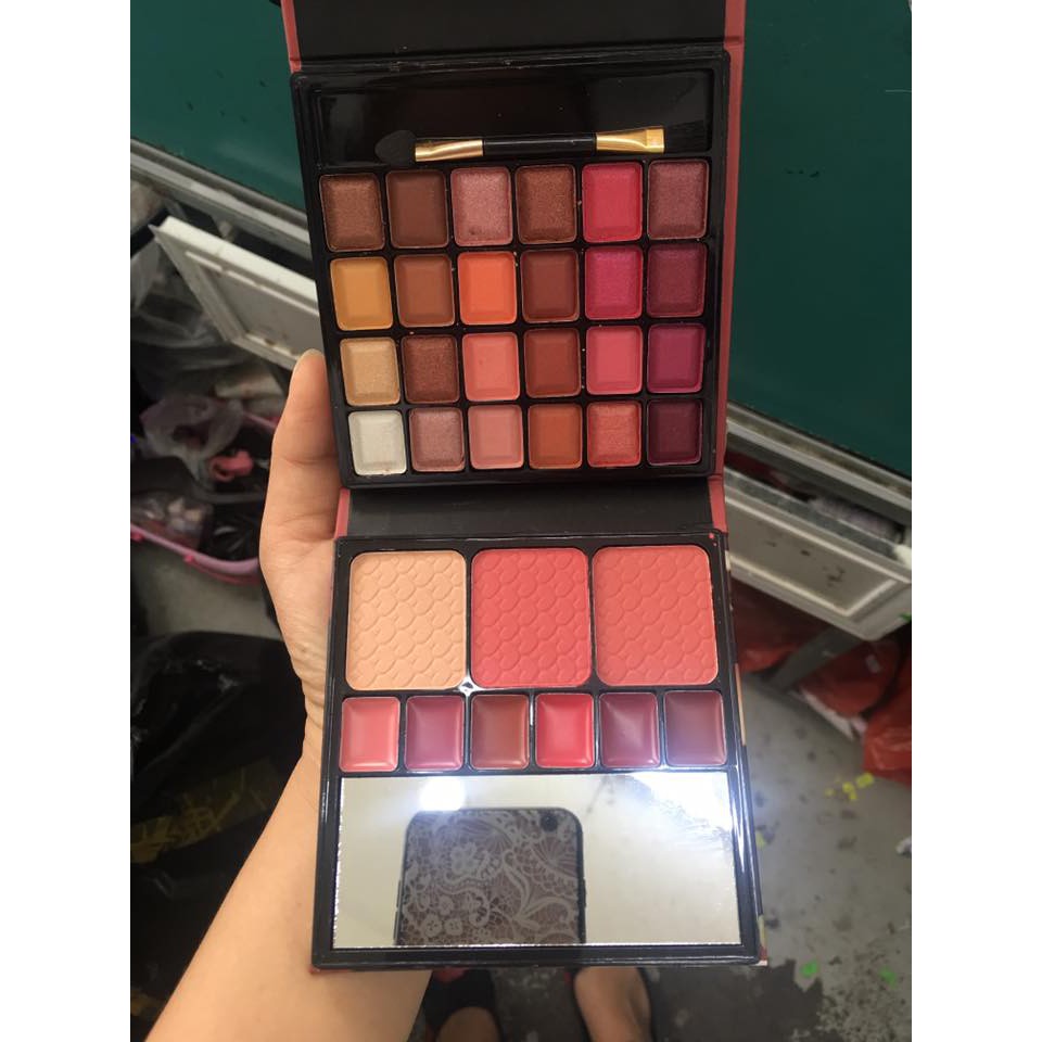 BỘ TRANG ĐIỂM CỰC HOT