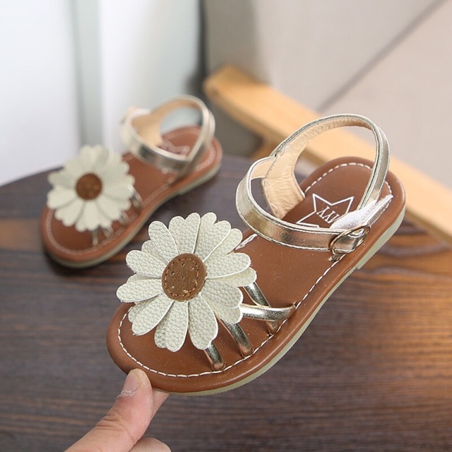 Sandal bé gái