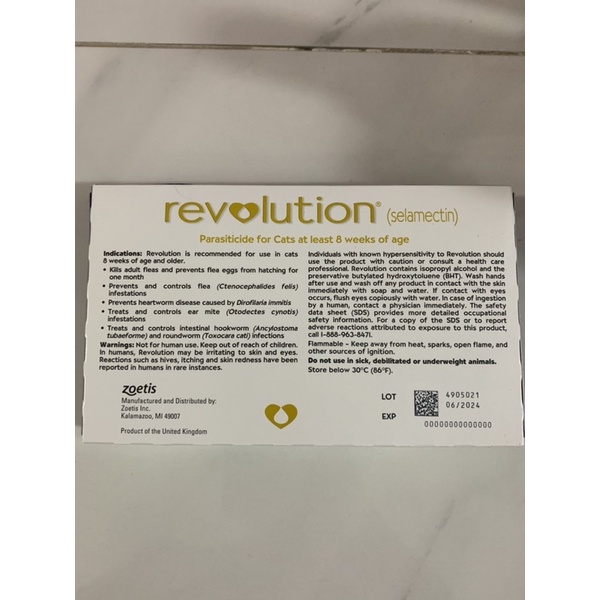 1 Tuýp nhỏ gáy REVOLUTION 6% nhỏ gáy dành cho mèo từ 2,28-6,8 kg màu xanh