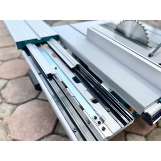 Máy cưa bàn Makita MLT100