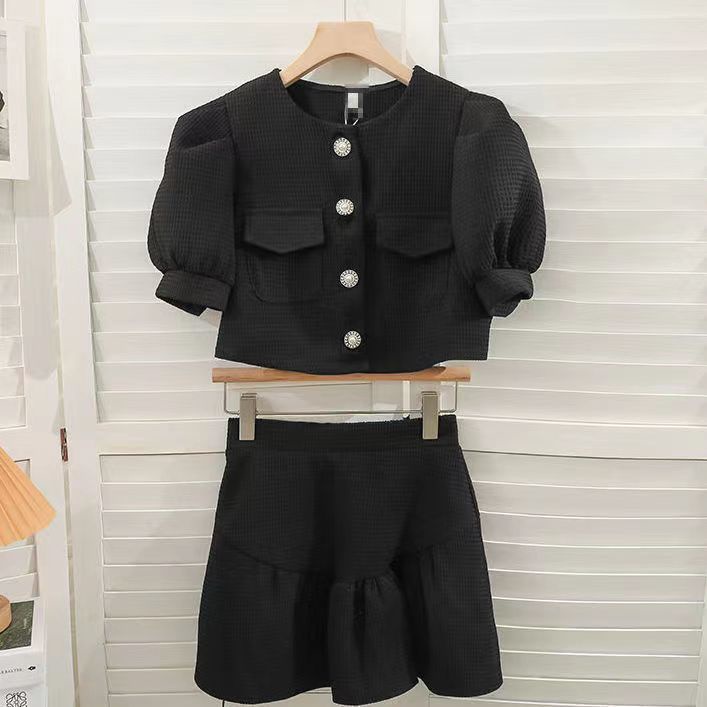 Set áo kẻ sọc tay áo phồng chân váy thời trang phong cách mới