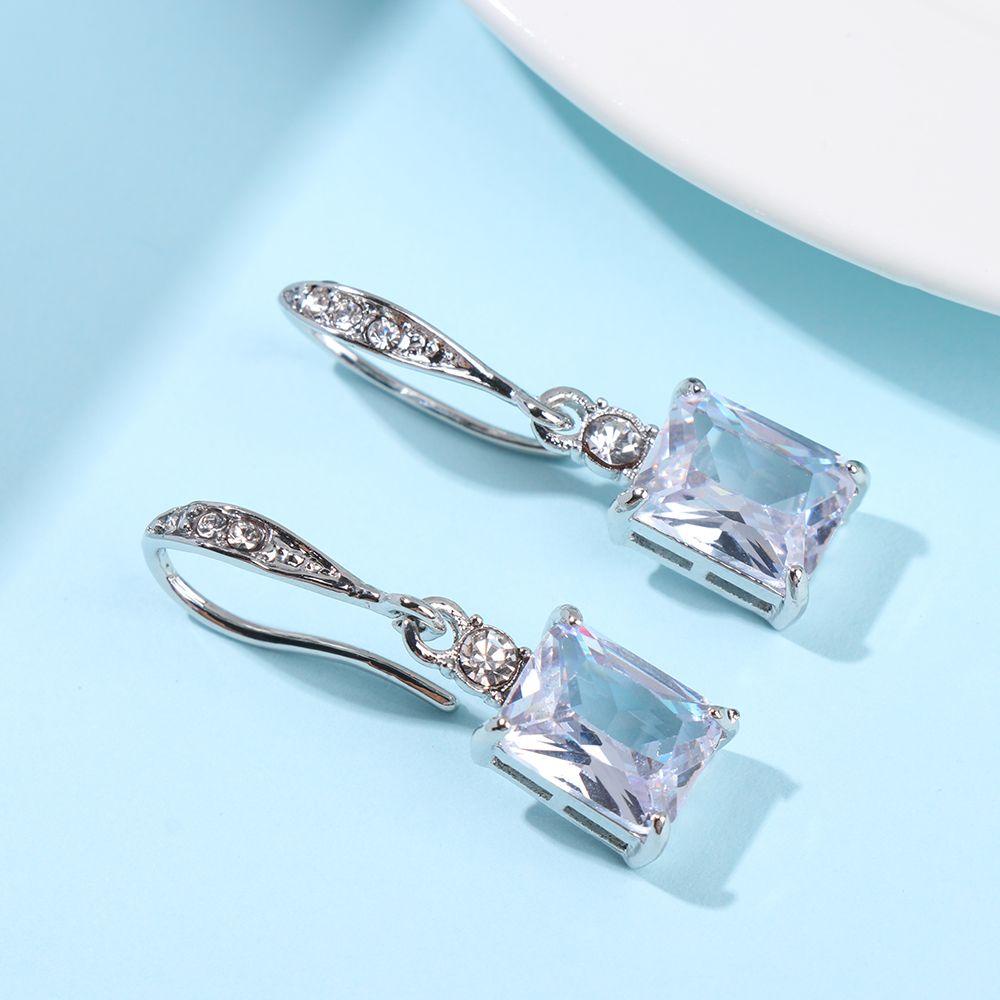 Khuyên Tai Đính Đá Zircon Kiểu Dáng Mới