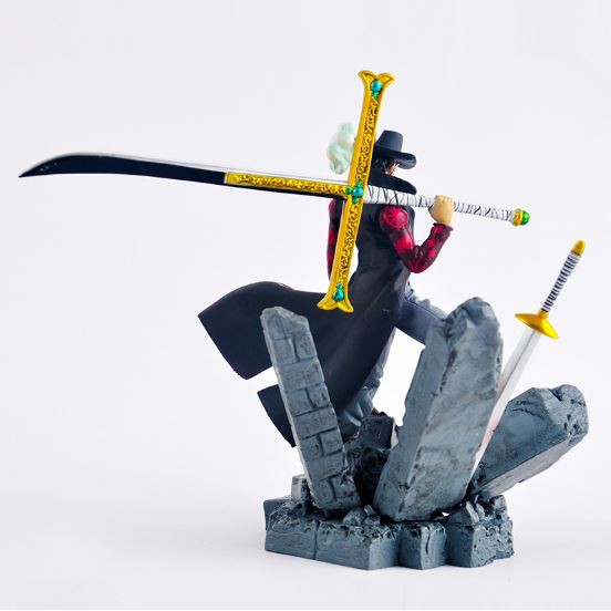 Mô hình nhân vật Mihawk Mắt Diều Hâu One Piece cực ngầu
