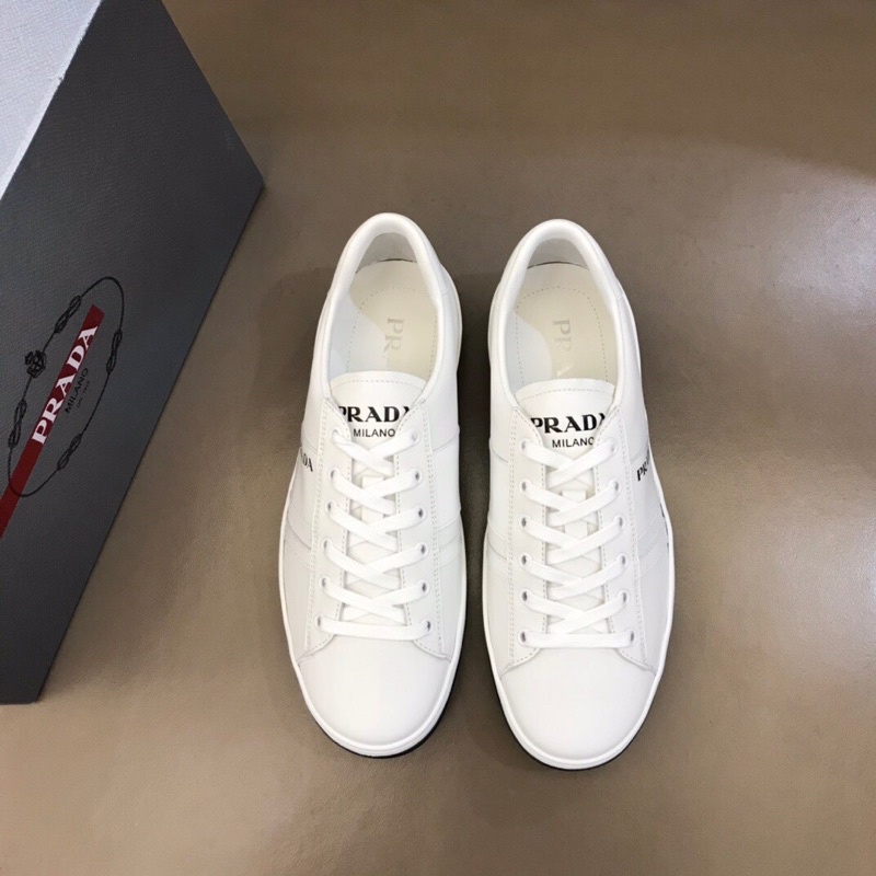 Giày thể thao nam thời trang thấp cổ Prada chất liệu da bò nhập khẩu lớp trong da cừu trang trí logo cổ điển.